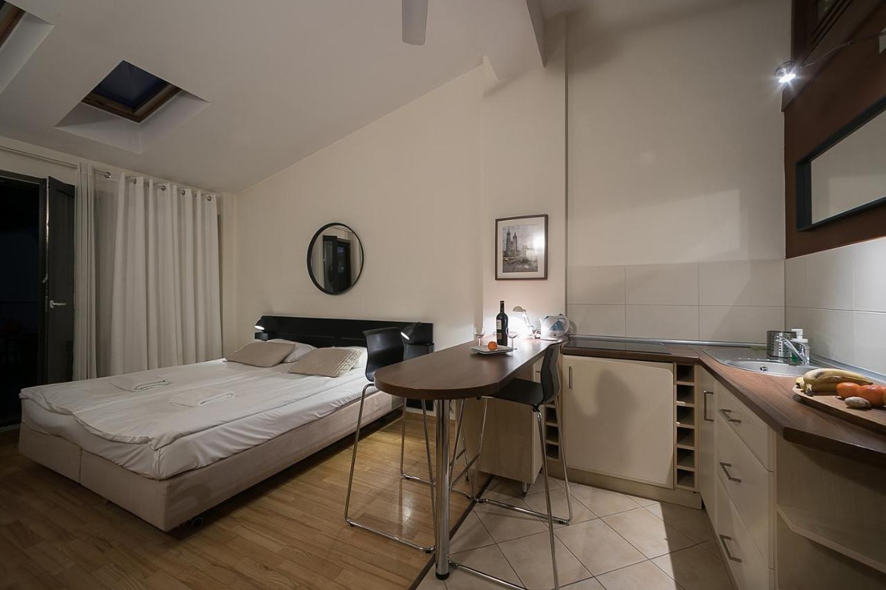 Main Square Studio With Terrace & Air Condition Cracóvia Exterior foto